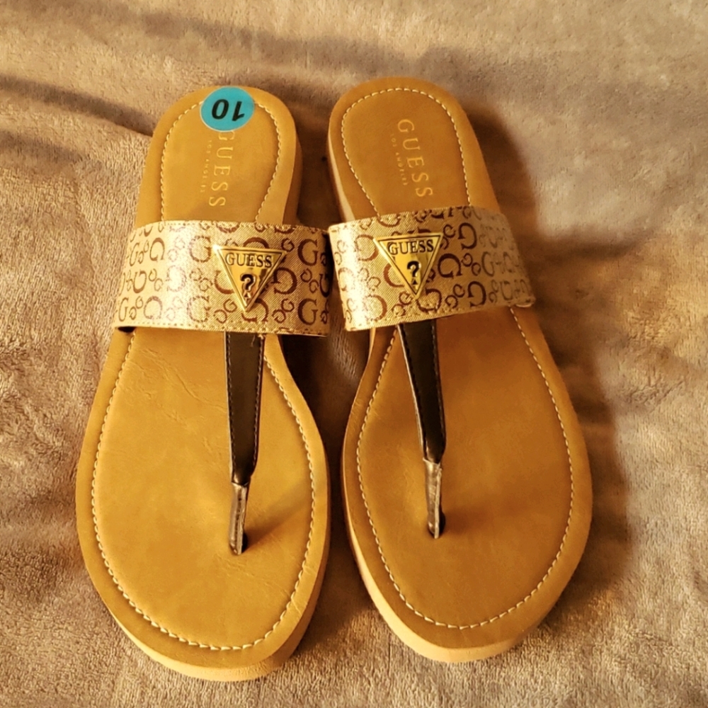 NWT SANDALS